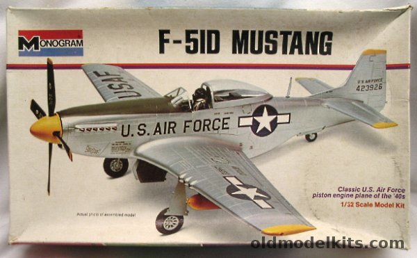 Monogram 1/32 F-51D Mustang Action Model (P-51), 6847 plastic model kit